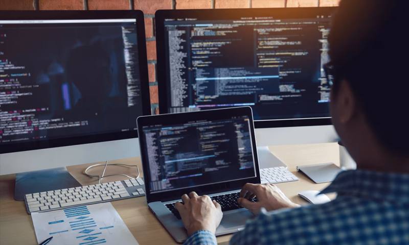 数据科学选型：R与Python如何赋能喀什市网站建设？